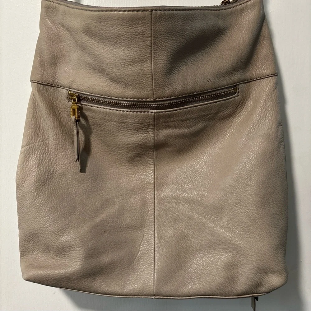 HOBO liberty taupe